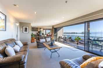 14/309 Wakefield Quay, Stepneyville
