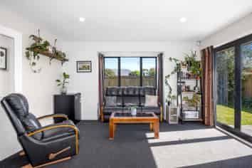 6 Sheraton Place, Redwood