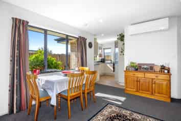 6 Sheraton Place, Redwood