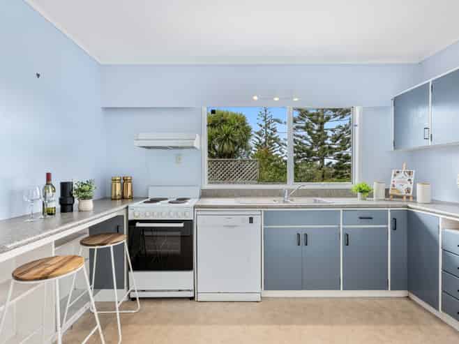 18b Glamorgan Drive, Torbay