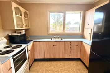 2/64 Hensley Street, Gladstone