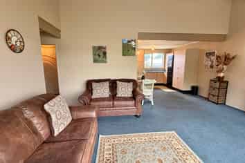 2/64 Hensley Street, Gladstone