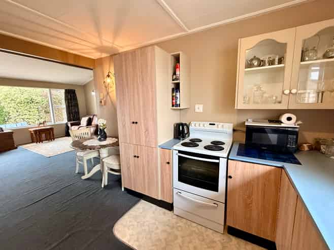 2/64 Hensley Street, Gladstone