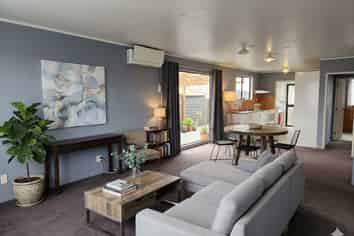 2/8 Silver Creek Road , Weymouth