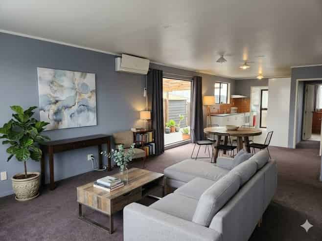 2/8 Silver Creek Road , Weymouth