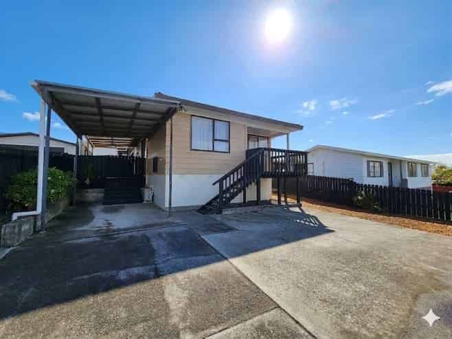 2/8 Silver Creek Road , Weymouth