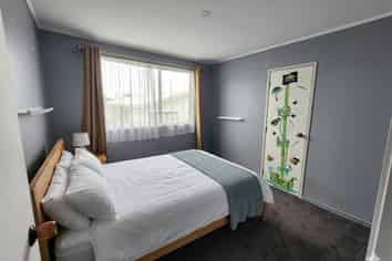 2/8 Silver Creek Road , Weymouth