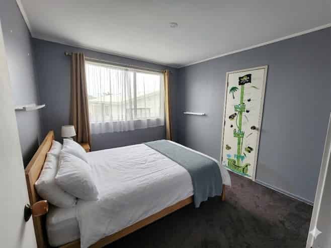 2/8 Silver Creek Road , Weymouth