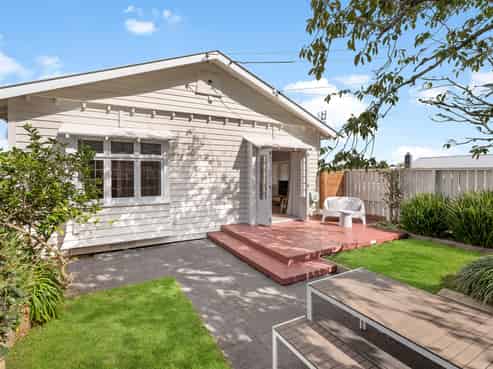 22 Highland Road, Mount Albert