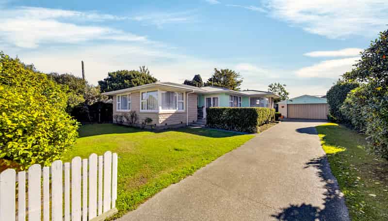 77 Cutts Road, Russley