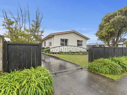 219 Parklands Avenue, Bell Block