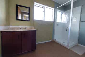 416C Tremaine Avenue, Takaro