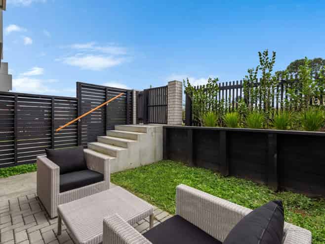 79 Bearing Parade, Long Bay