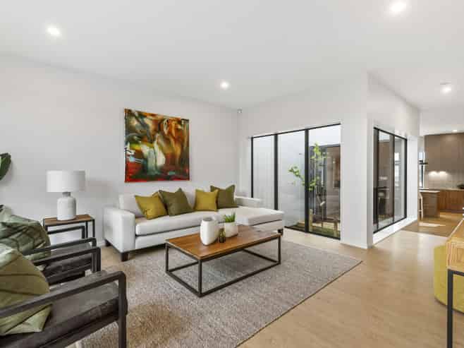 79 Bearing Parade, Long Bay