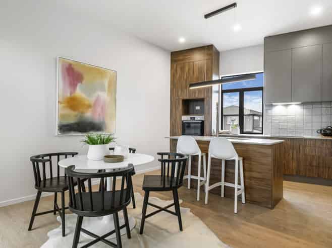 79 Bearing Parade, Long Bay