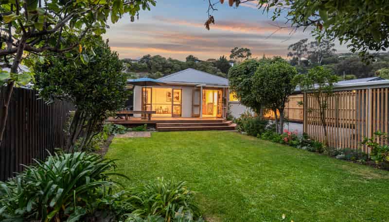 18 Augusta Street, Redcliffs