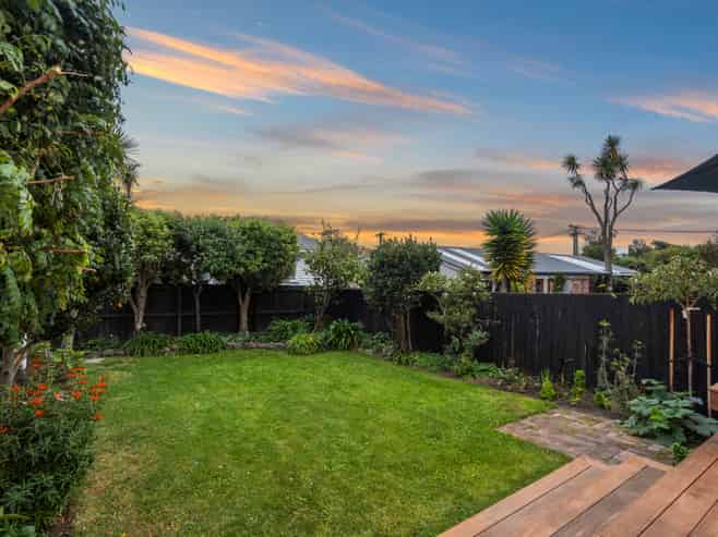 18 Augusta Street, Redcliffs