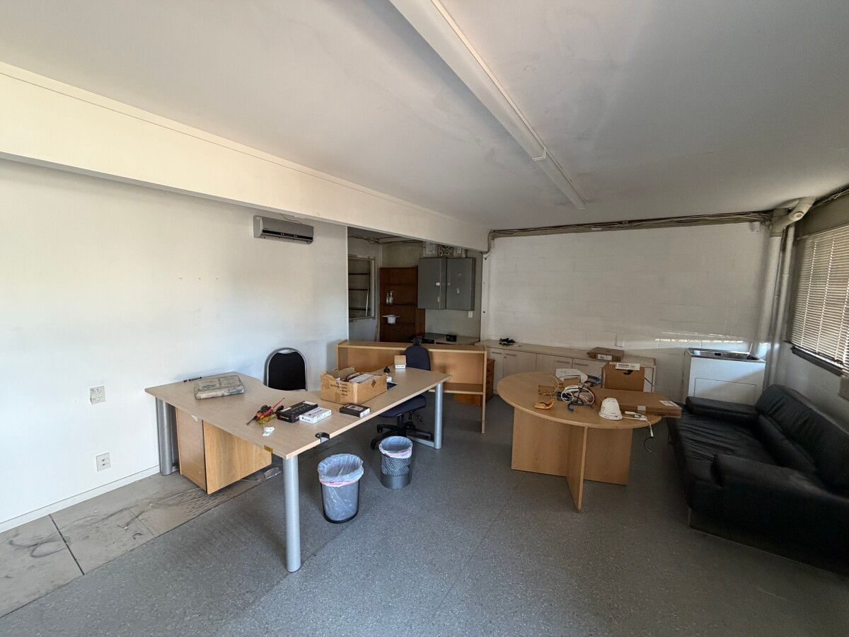 High Profile Showroom/Office on Rosebank - Mehr