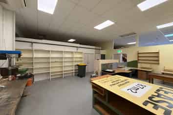 High Profile Showroom/Office on Rosebank 