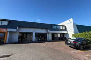 High Profile Showroom/Office on Rosebank 