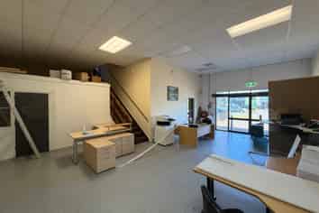 High Profile Showroom/Office on Rosebank 