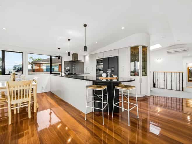 9a Scarboro Terrace, Murrays Bay