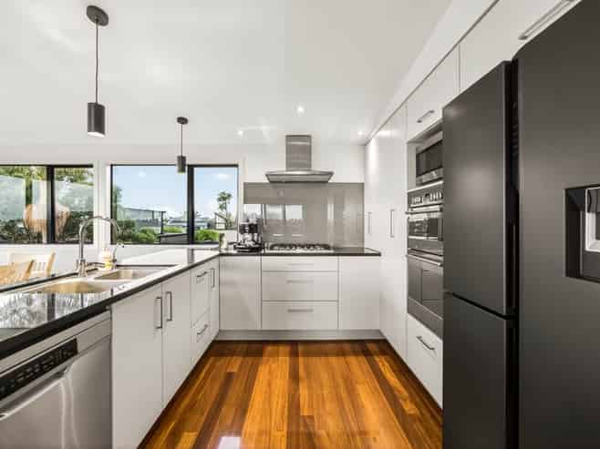 9a Scarboro Terrace, Murrays Bay