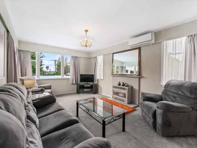 25 Lowtherhurst Road, Massey