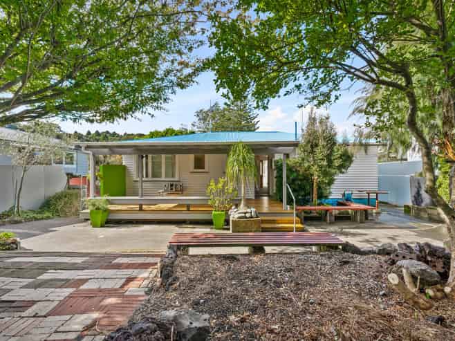 25 Lowtherhurst Road, Massey