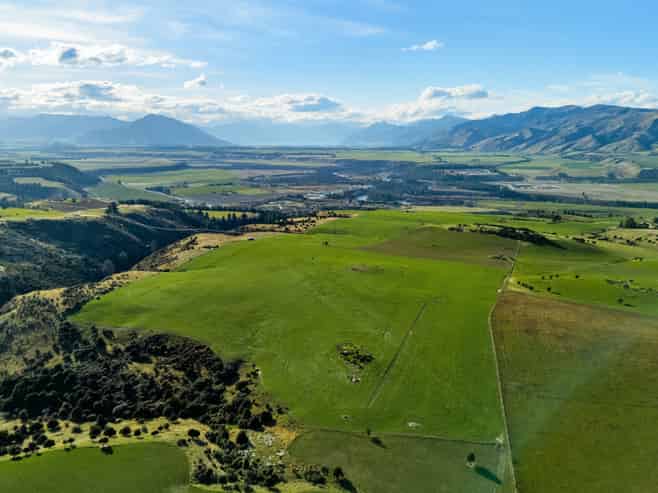  Lake McKay Station, Luggate