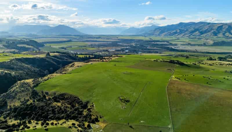  Lake McKay Station, Luggate
