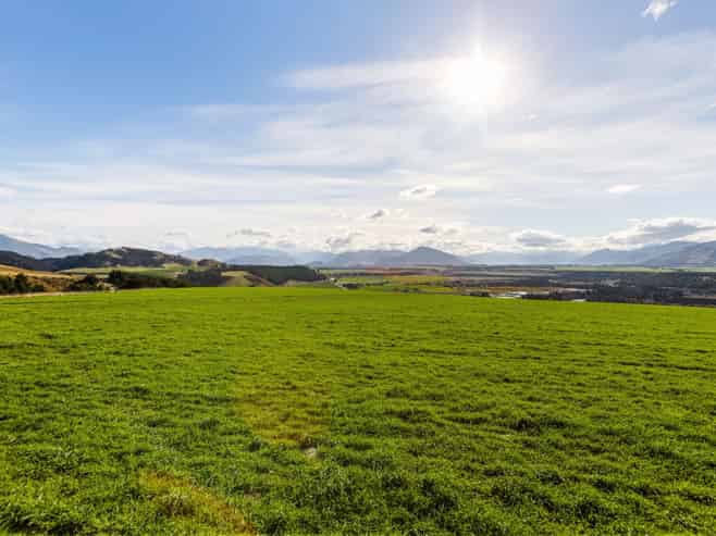  Lake McKay Station, Luggate
