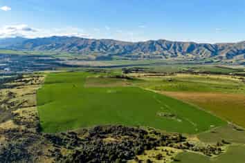  Lake McKay Station, Luggate