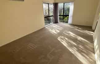 94 Dalwhinnie Parade, Highland Park