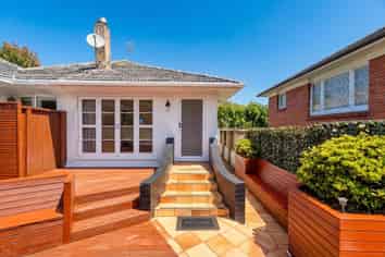 19 Halifax Avenue, Epsom