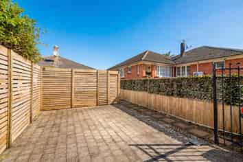 19 Halifax Avenue, Epsom