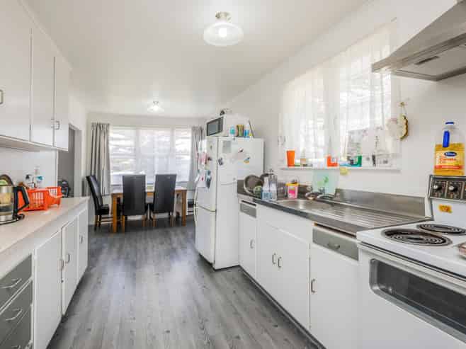 51 President Ave, Papakura