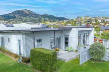 1 Heathfield Drive, MOSGIEL