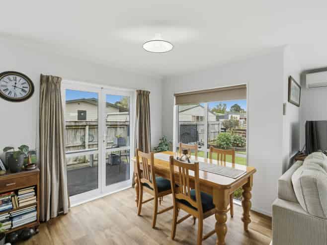 100 Hendersons Line, Marton