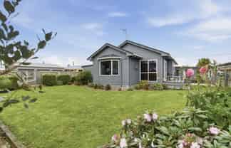 100 Hendersons Line, Marton