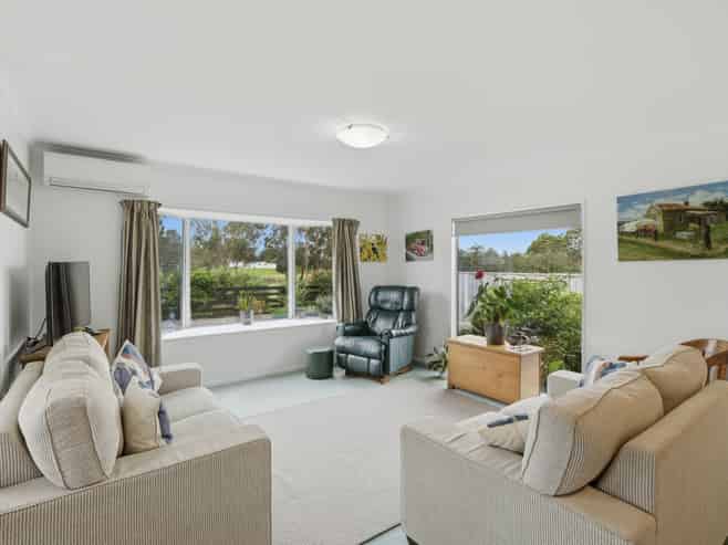 100 Hendersons Line, Marton