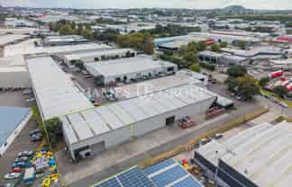 694m² High-Stud Warehouse | 8 Carparks