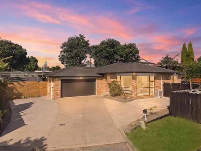 8 Caldecote Place, Flat Bush