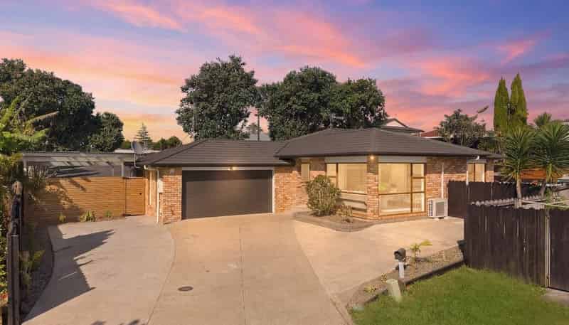 8 Caldecote Place, Flat Bush