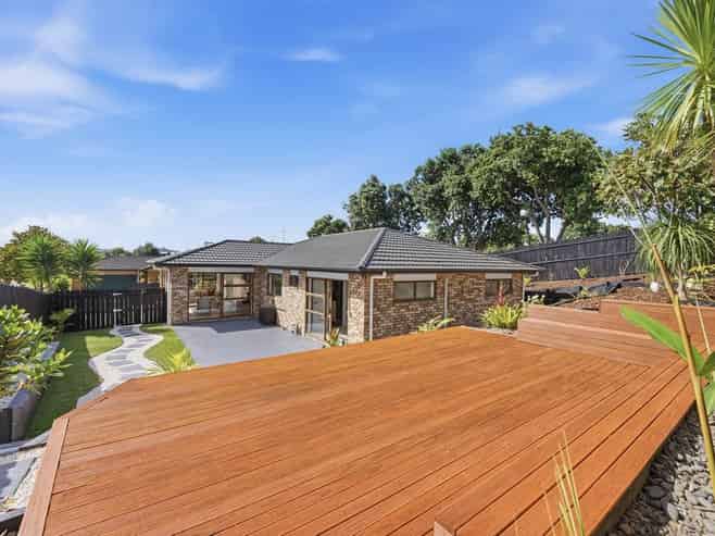 8 Caldecote Place, Flat Bush