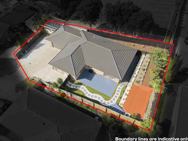 8 Caldecote Place, Flat Bush