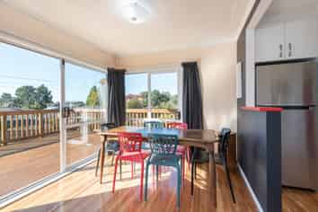 15 Kelwyn Road , Kelston