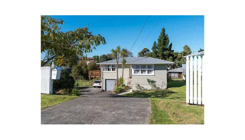 15 Kelwyn Road , Kelston