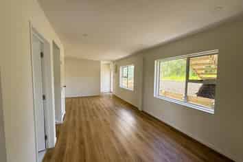 1570 Dairy Flat Highway, Dairy Flat