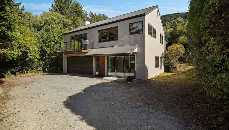 37 Larch Hill Place, Queenstown